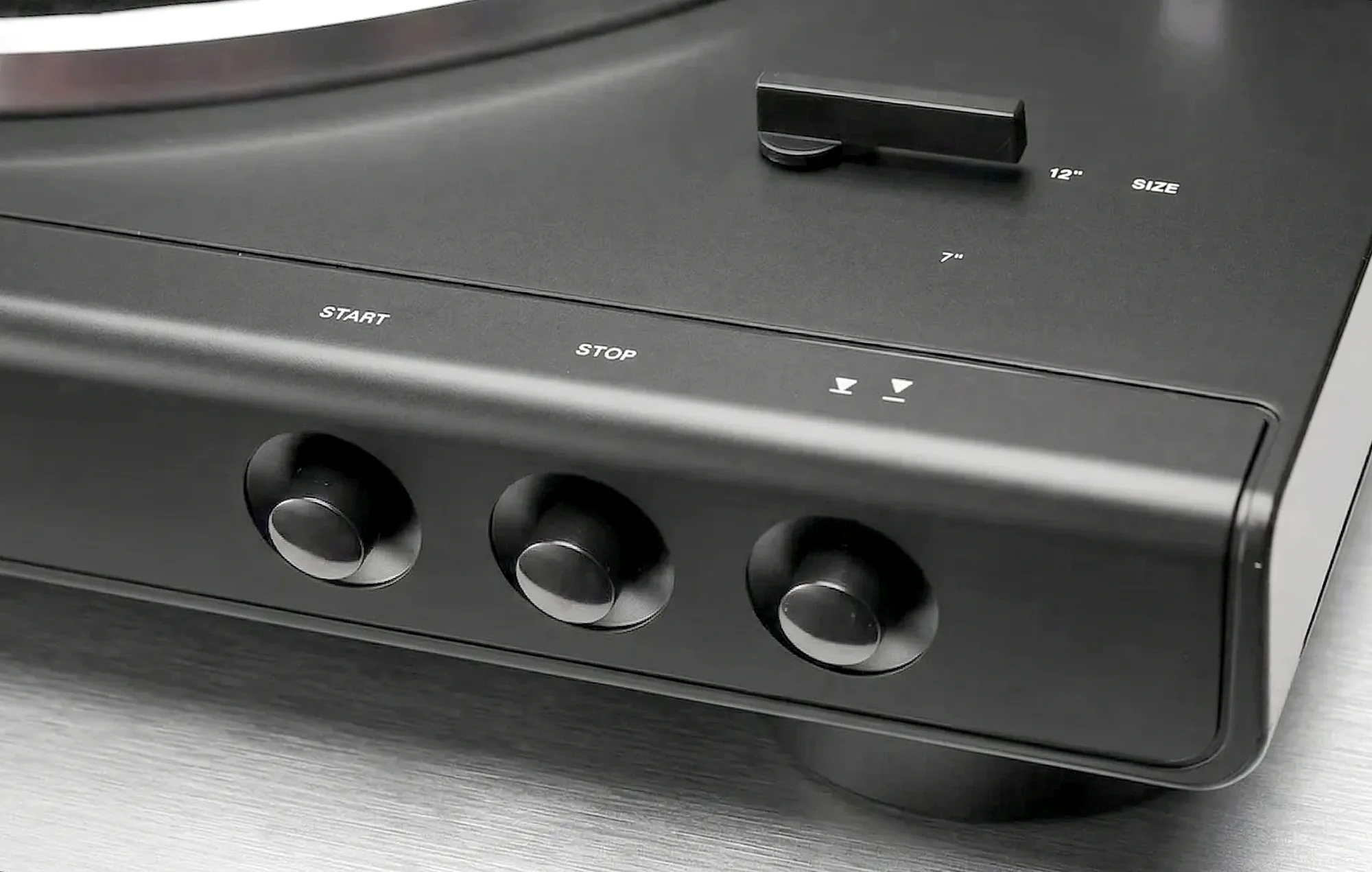 Audio-Technica AT-LP60X кнопки управления на фронтальной панели