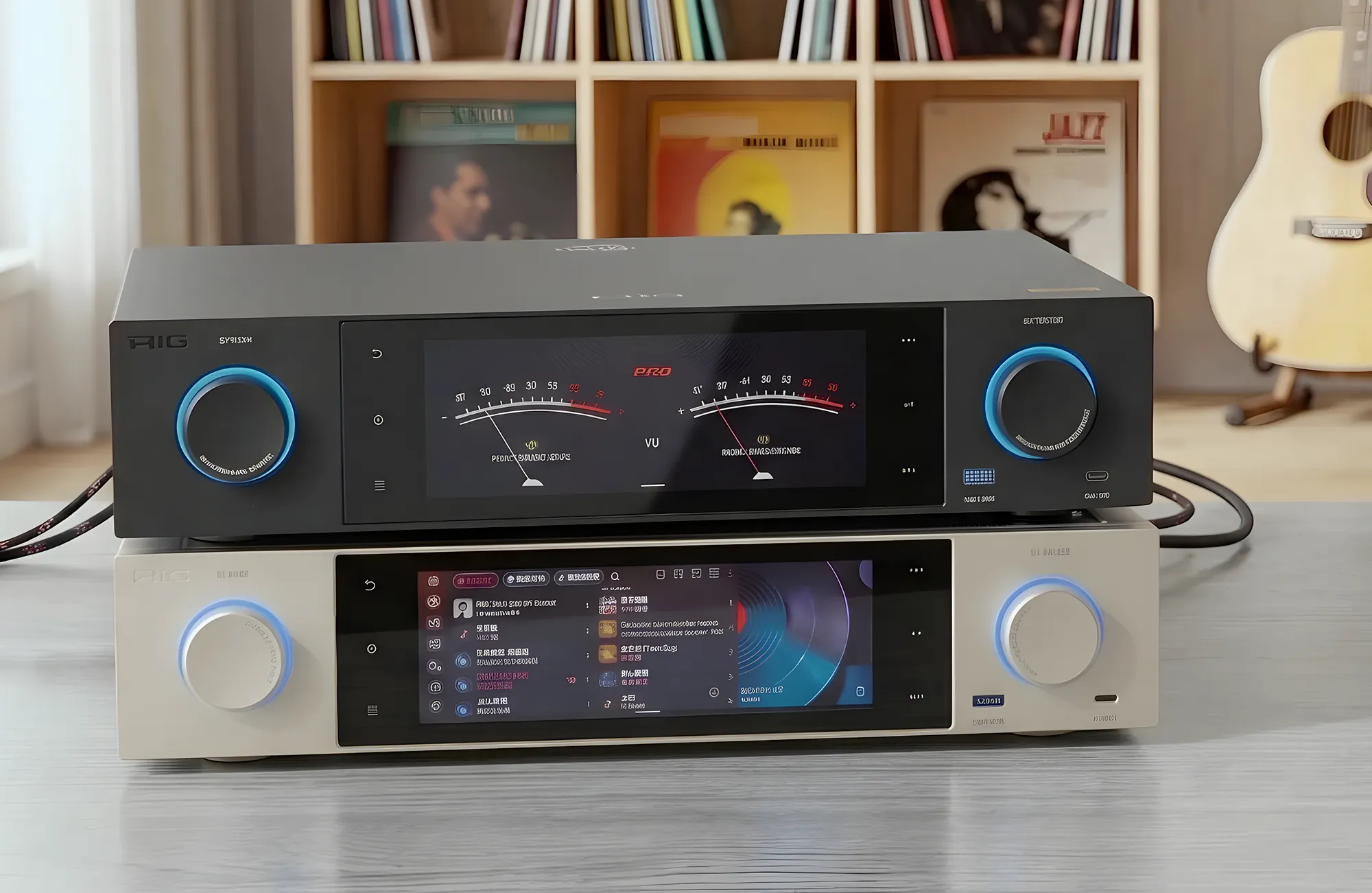 Стримеры FiiO S15 в черном и серебристом корпусах.