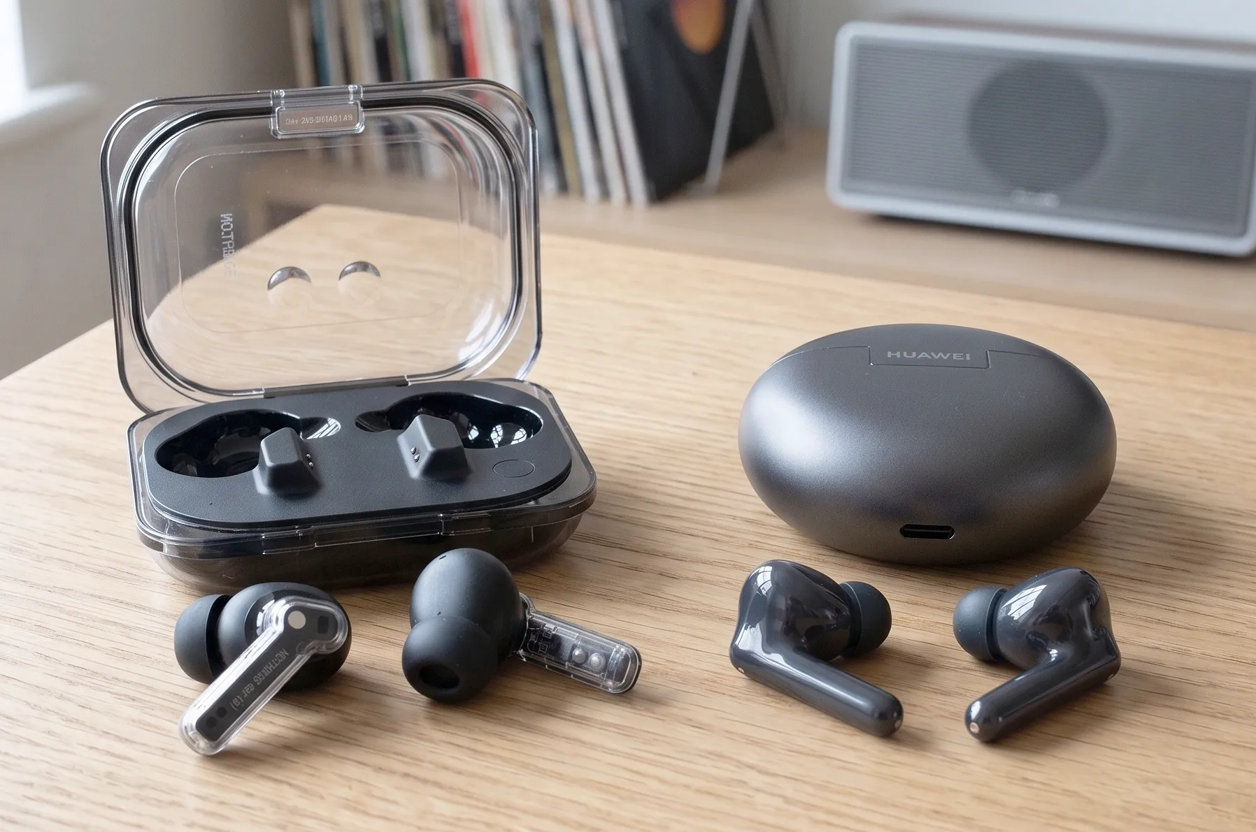 Беспроводные TWS наушники Nothing Ear (a) и Нuawei freebuds 7i