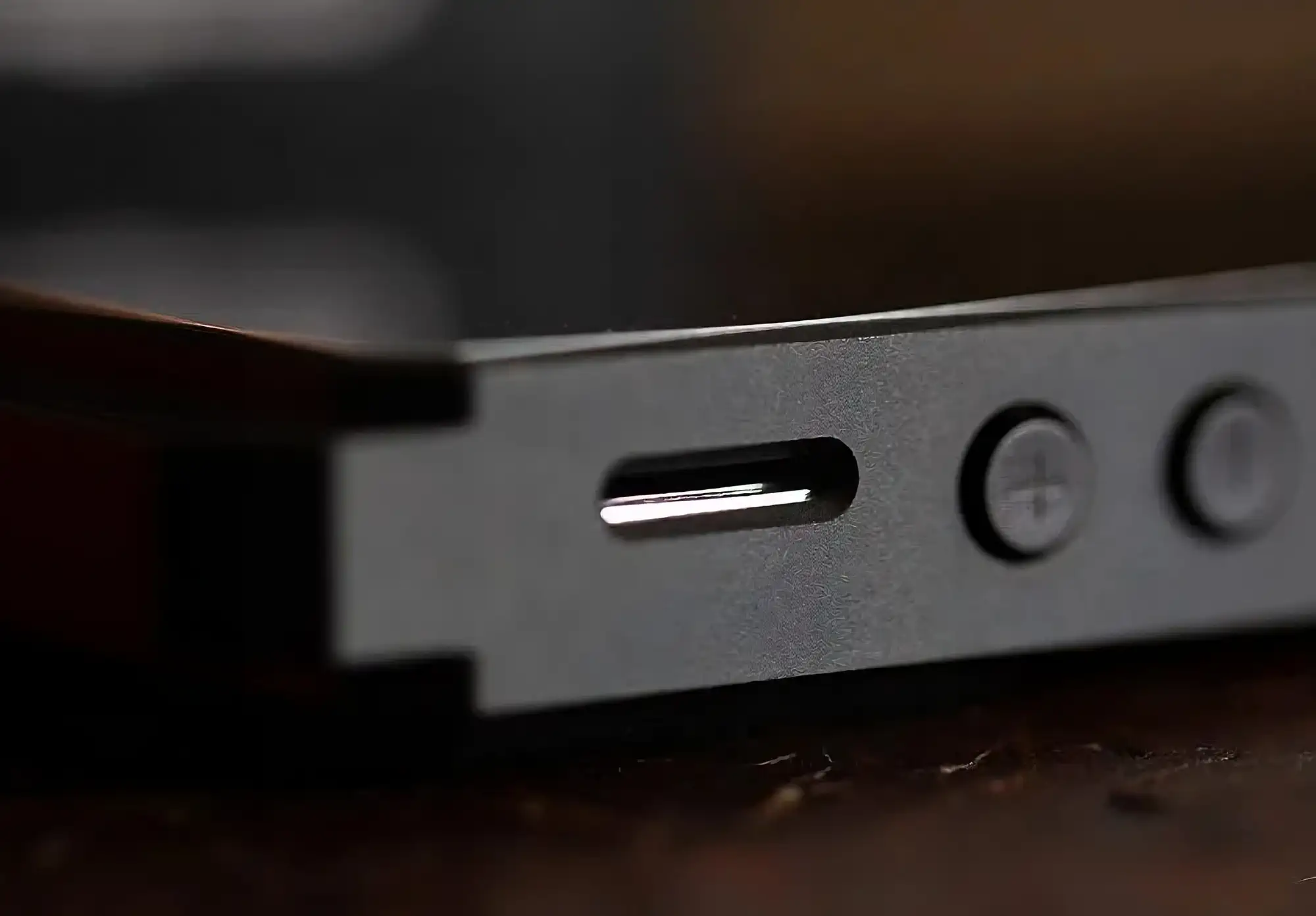 HiBy R4 слот для карт microSD