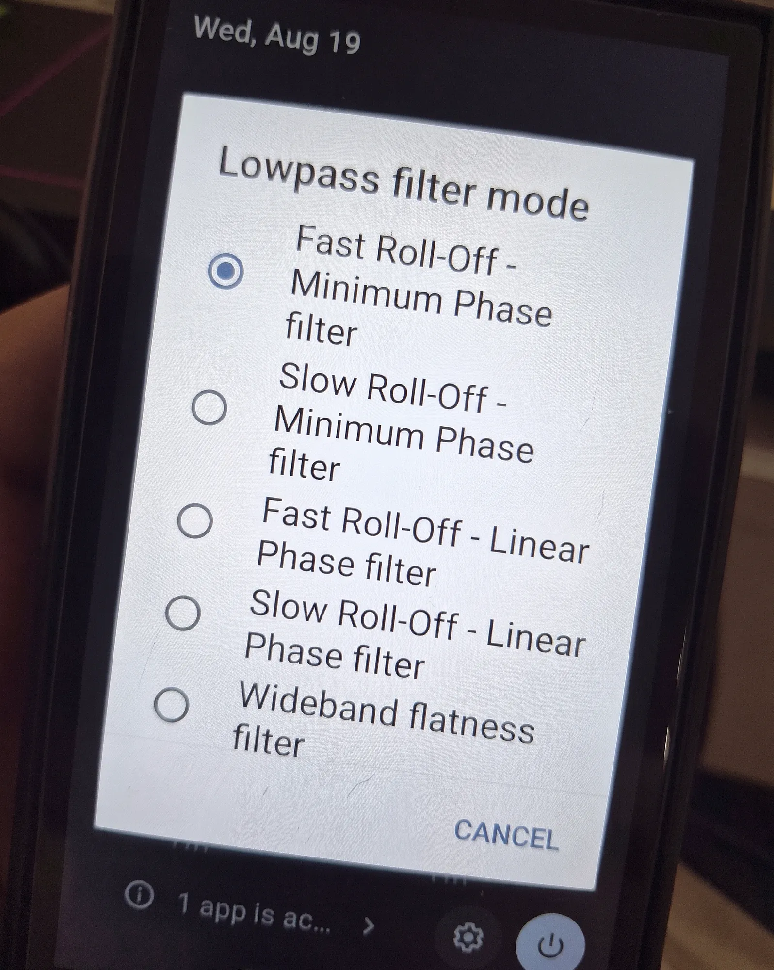 Экран плеера FiiO M21: всплывающее меню Lowpass filter mode со списком цифровых фильтров ЦАП и выбранным режимом.