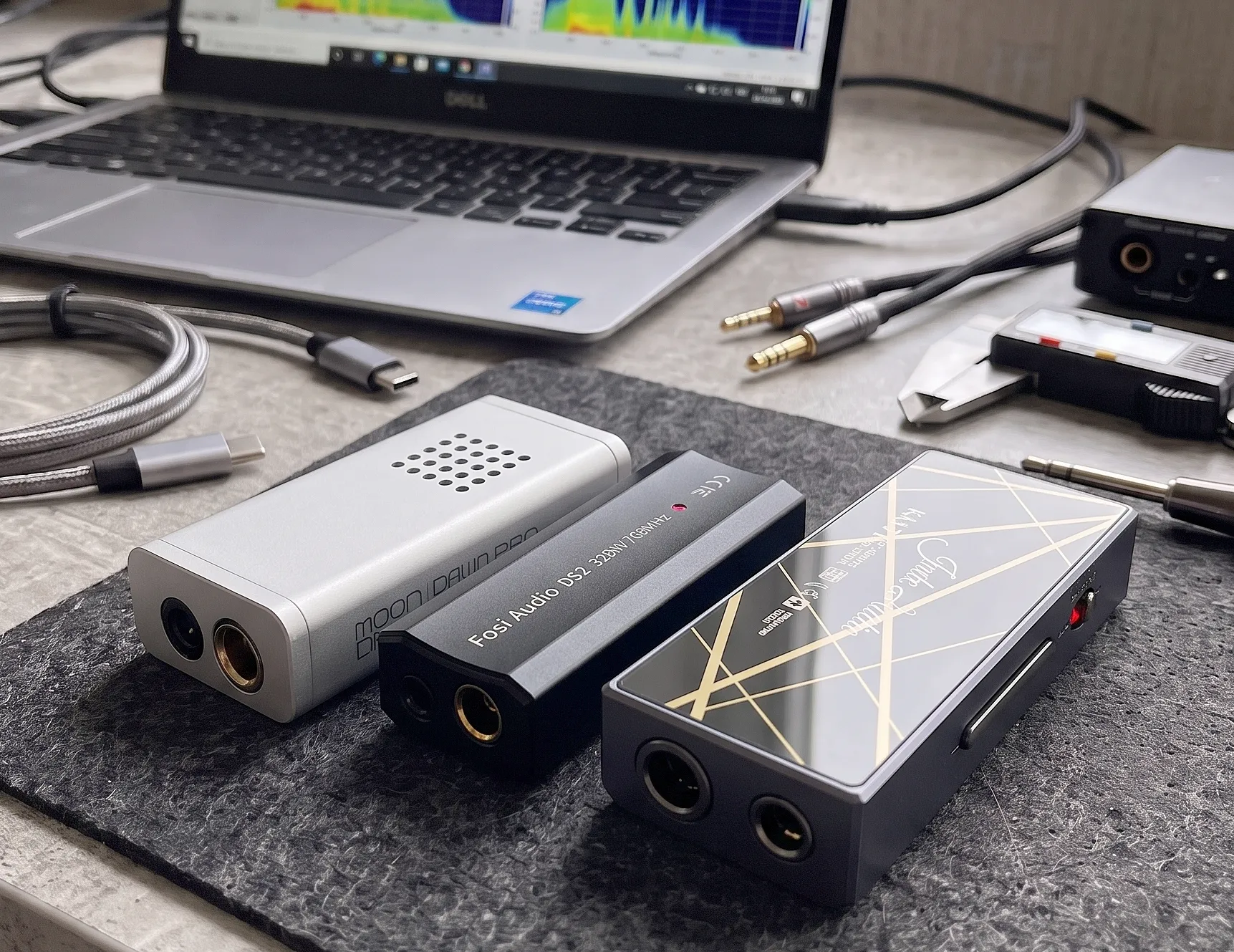 Сравнение портативных цап-усилителей Moondrop Dawn Pro 2, Fosi Audio DS2 и FiiO KA13.