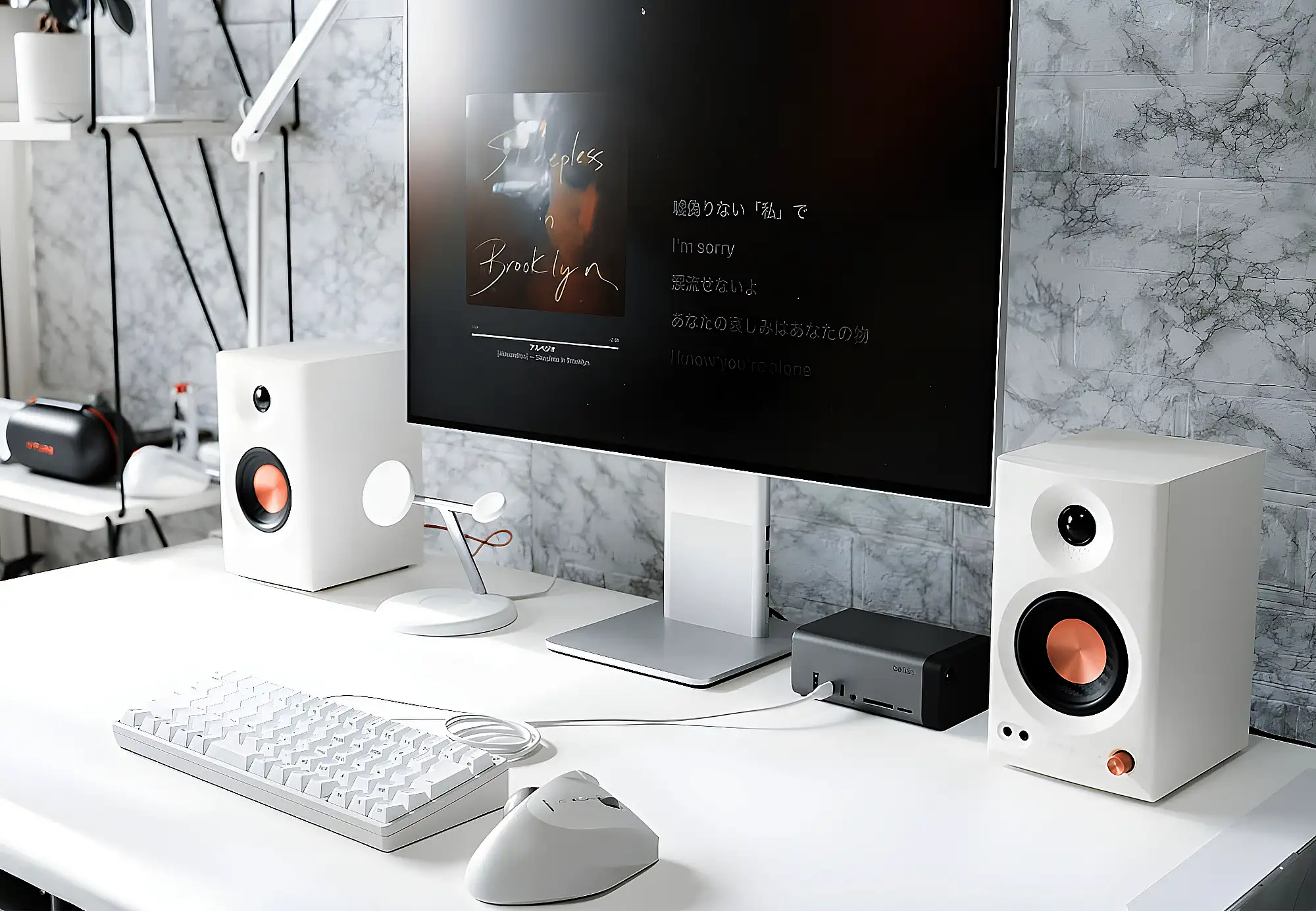 Edifier MR3 на рабочем столе с ПК