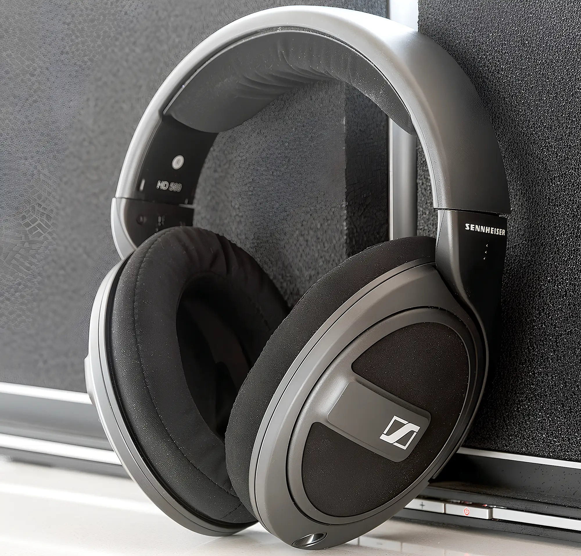 Sennheiser HD 569 проводные полноразмерные наушники