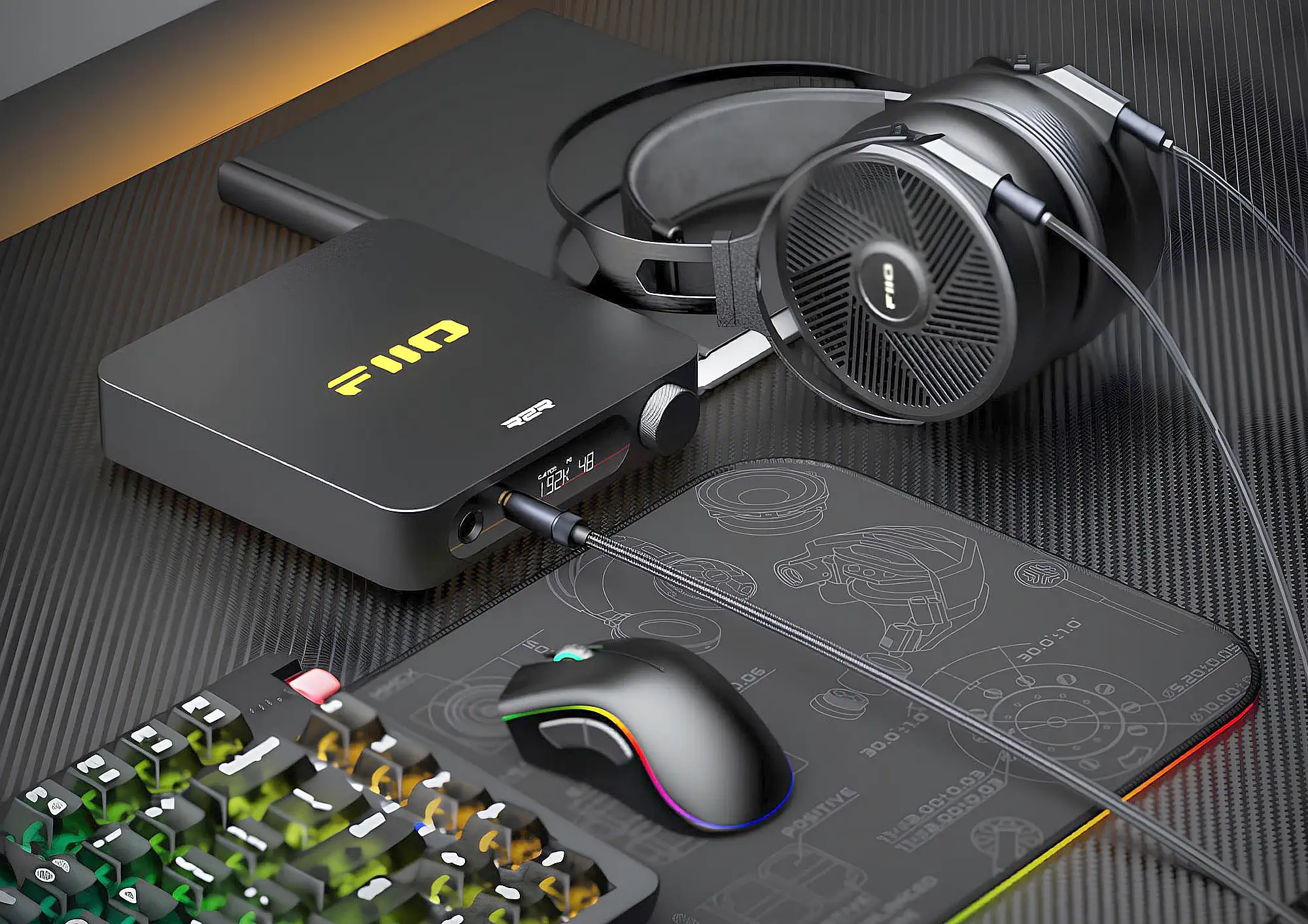 FiiO K11 R2R на столе с наушниками FiiO FT5